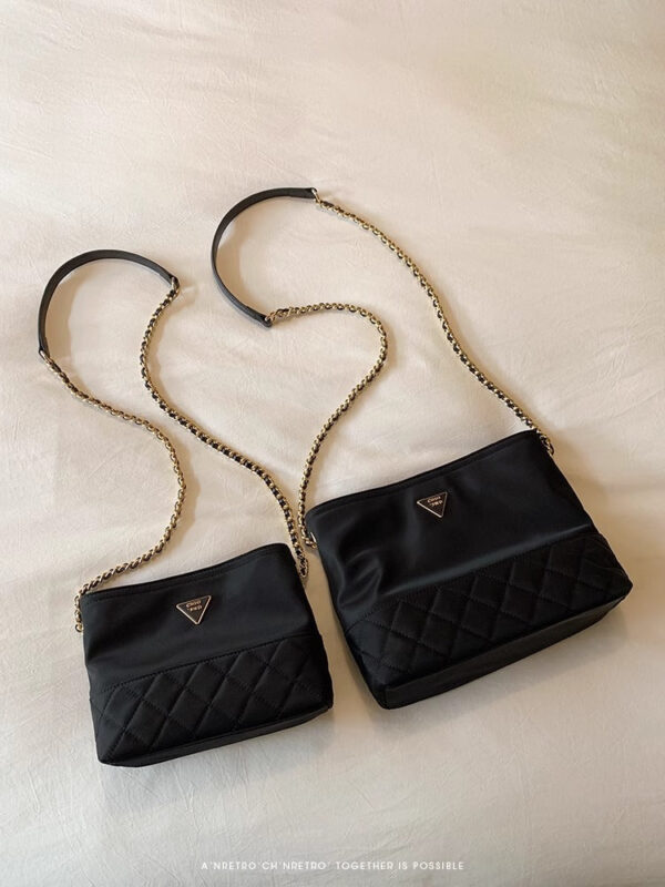 lumobag-summer-trending-black-gold-chain-shoulder-crossbody-bag-for-women