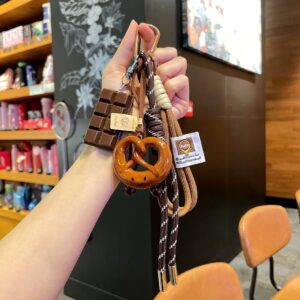 lumobag-bread-keychain-alkaline-water-pretzel-keyring-fall-winter-maillard-style-cute-bread-charm-student-couple-backpack-accessory